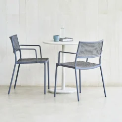 Less Sessel stapelbar