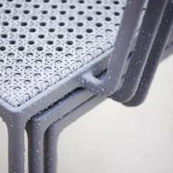 Less Sessel stapelbar