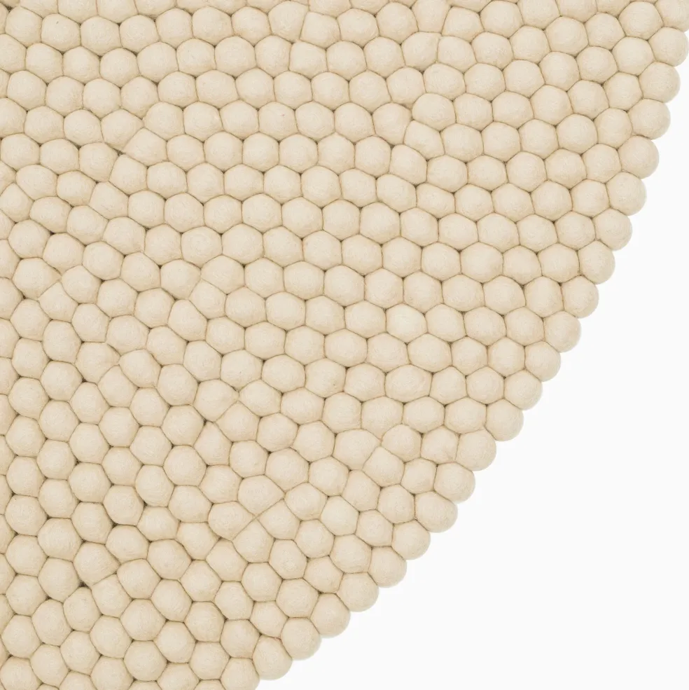 Levi Filzkugelteppich