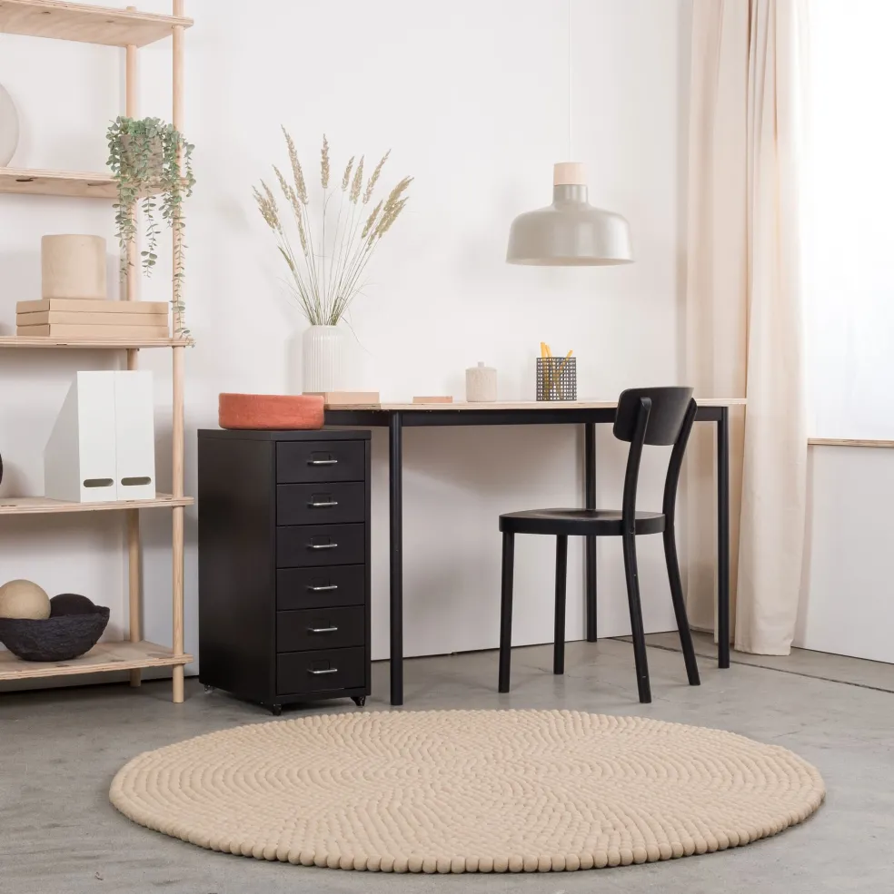 Levi Filzkugelteppich