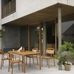 Linear Steel Gartenarmlehnstuhl