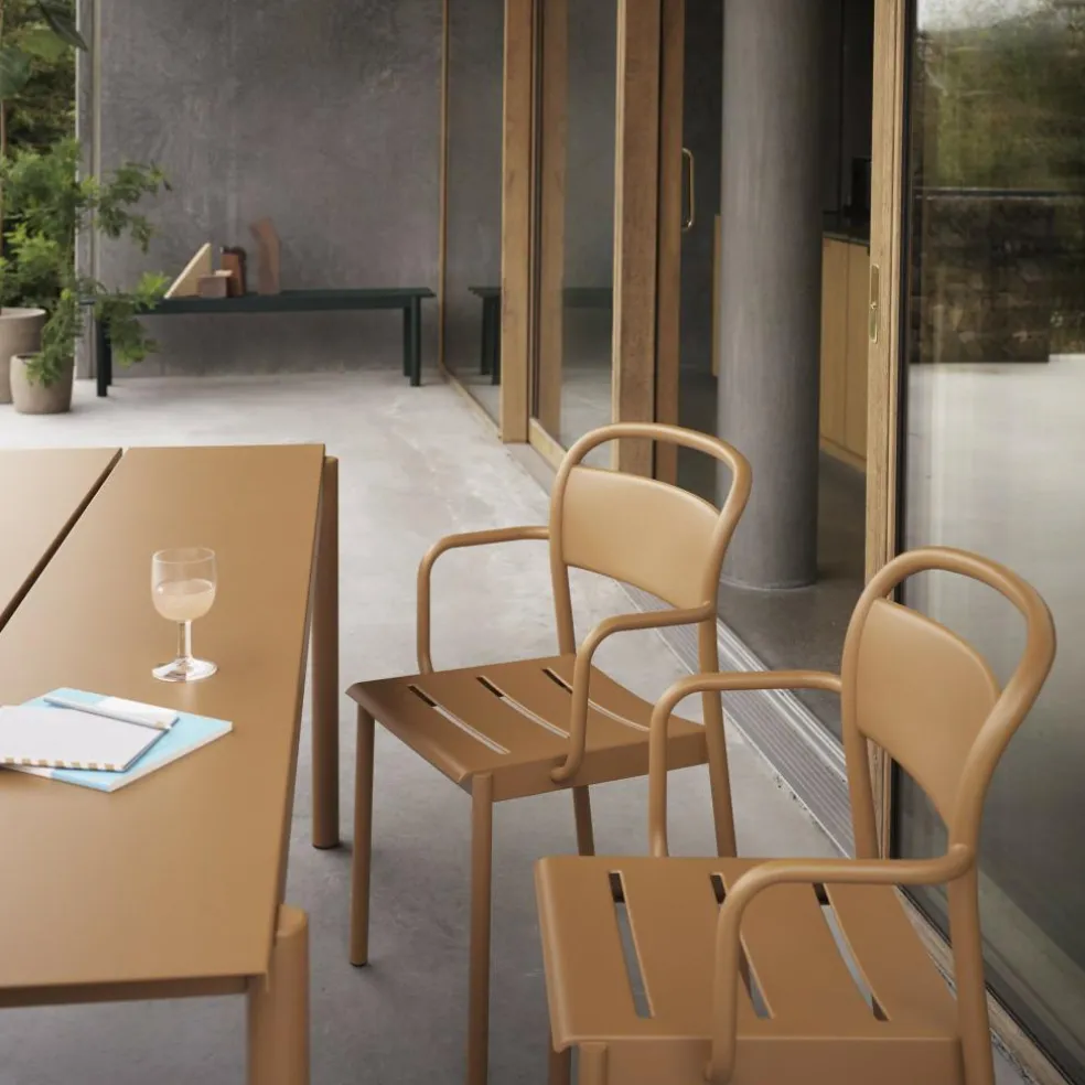 Linear Steel Gartenarmlehnstuhl