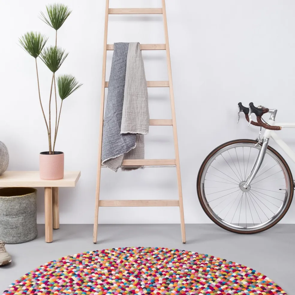 Lotte Filzkugelteppich