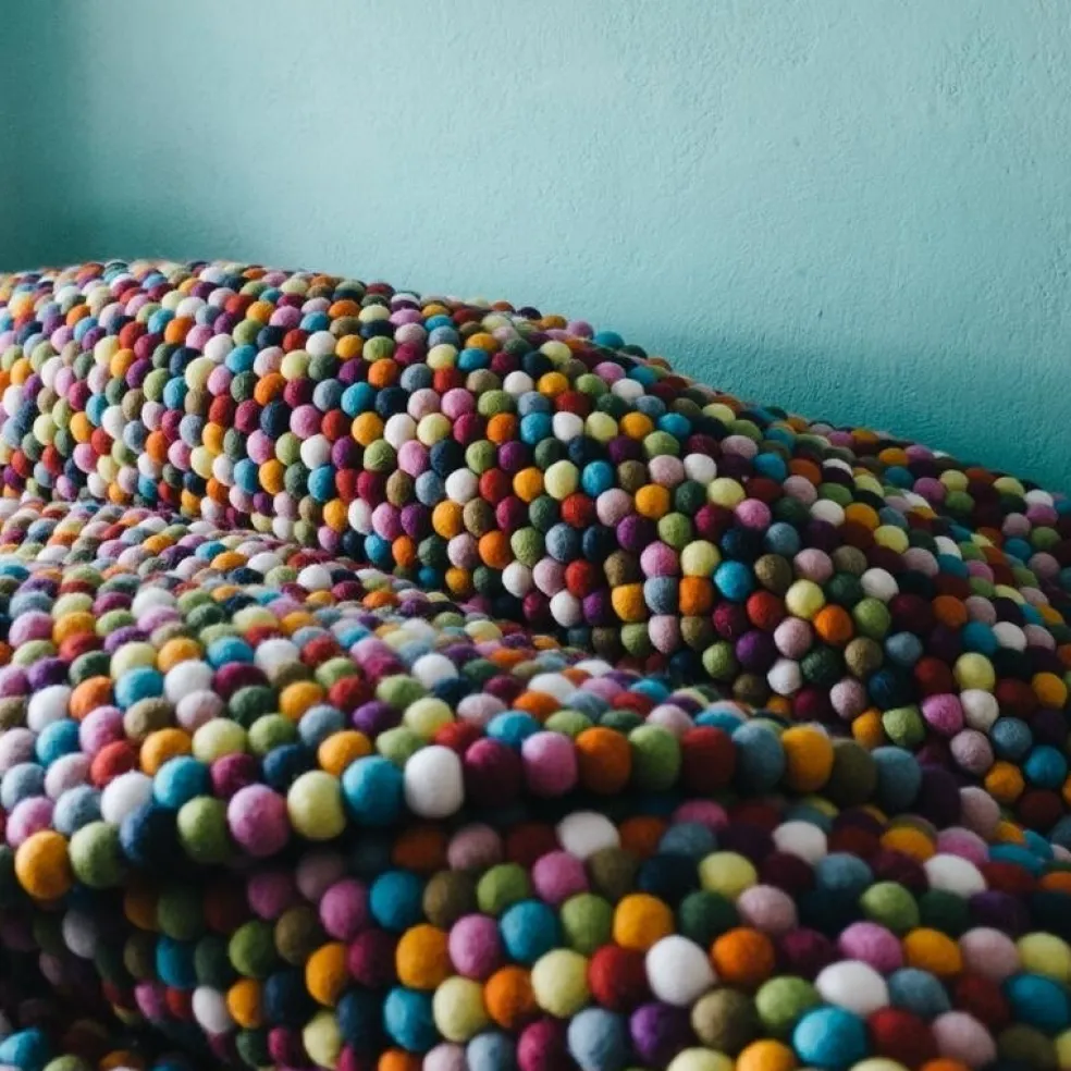 Lotte Filzkugelteppich