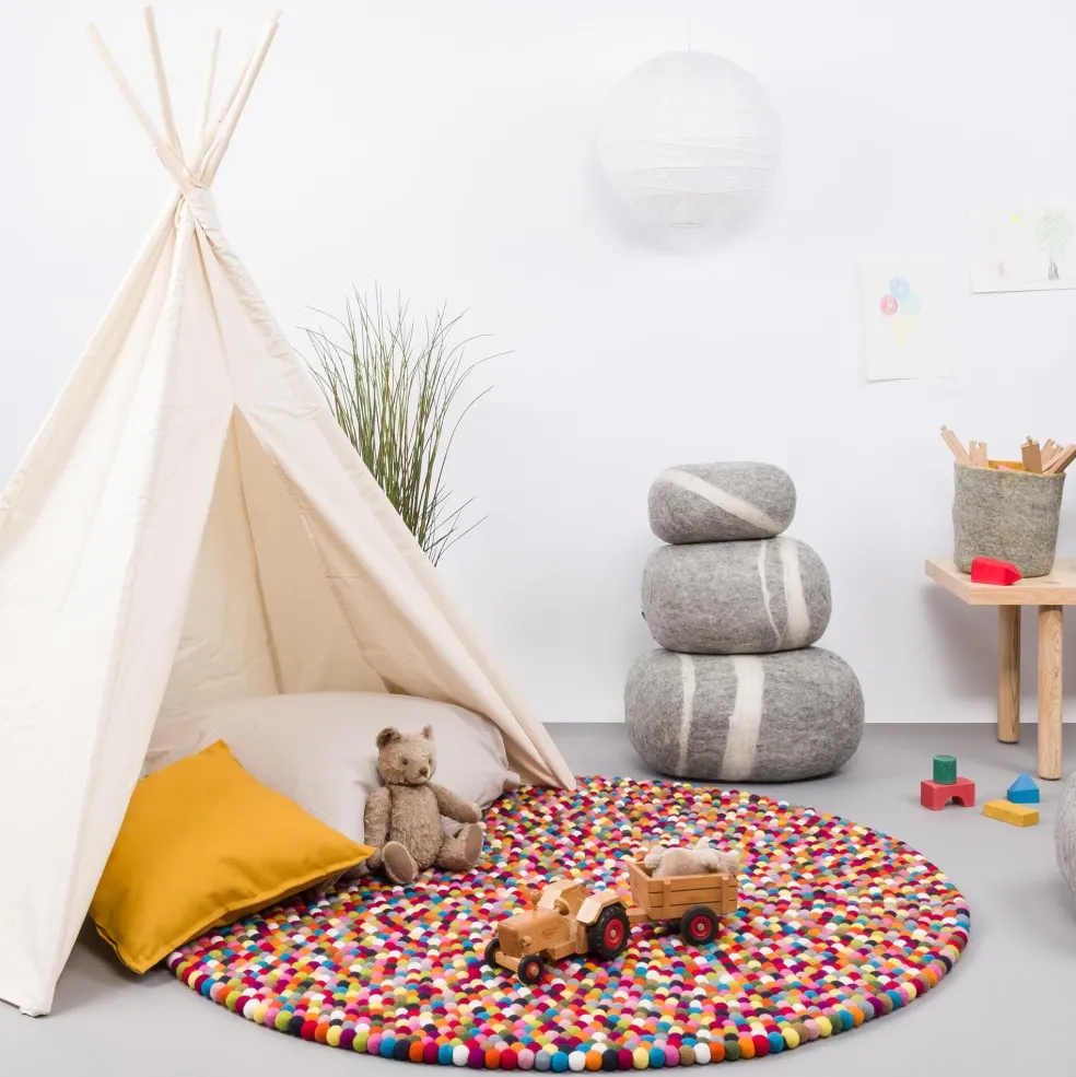 Lotte Filzkugelteppich