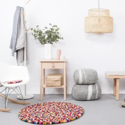 Lotte Filzkugelteppich