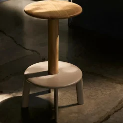 Massif AV39 Thekenhocker