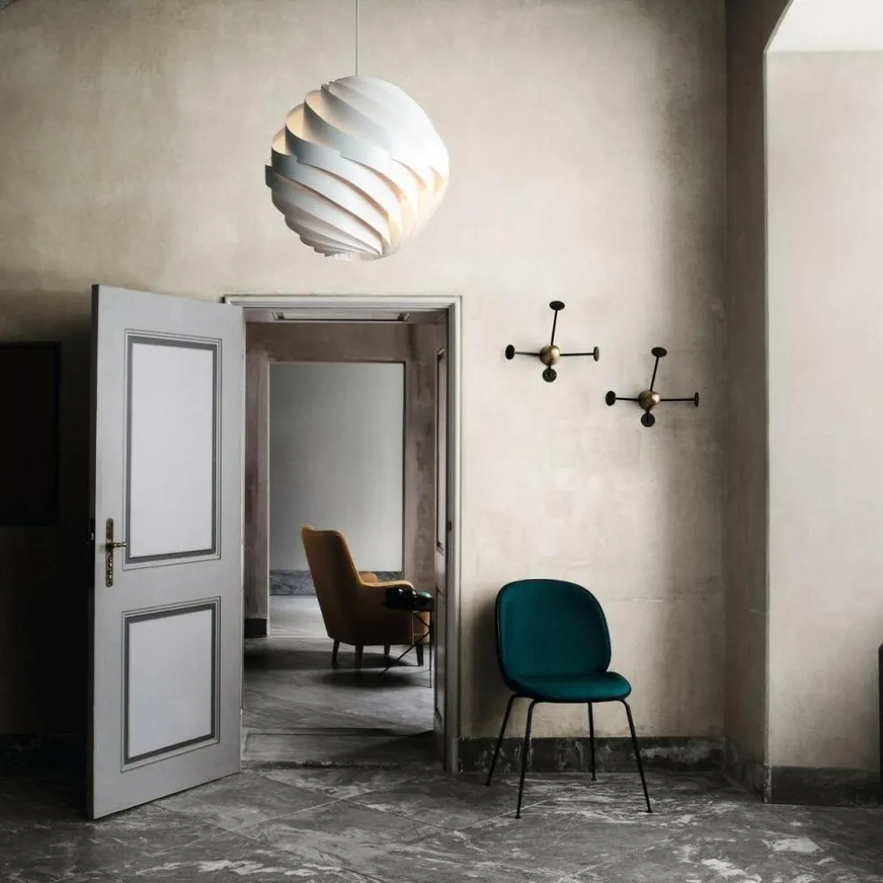 Matégot Wandgarderobe