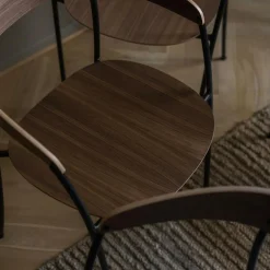 Missing Armlehnstuhl