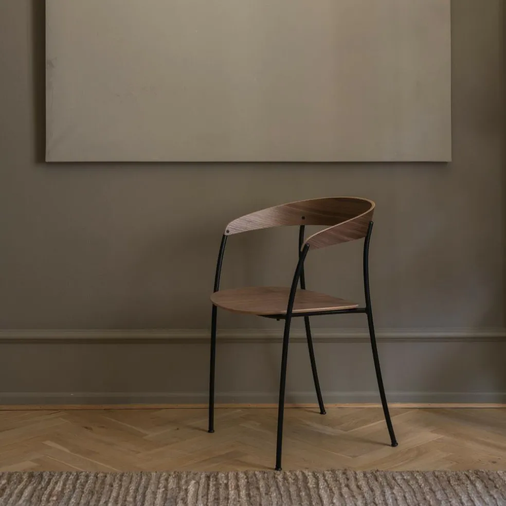 Missing Armlehnstuhl