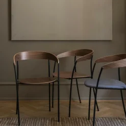 Missing Armlehnstuhl