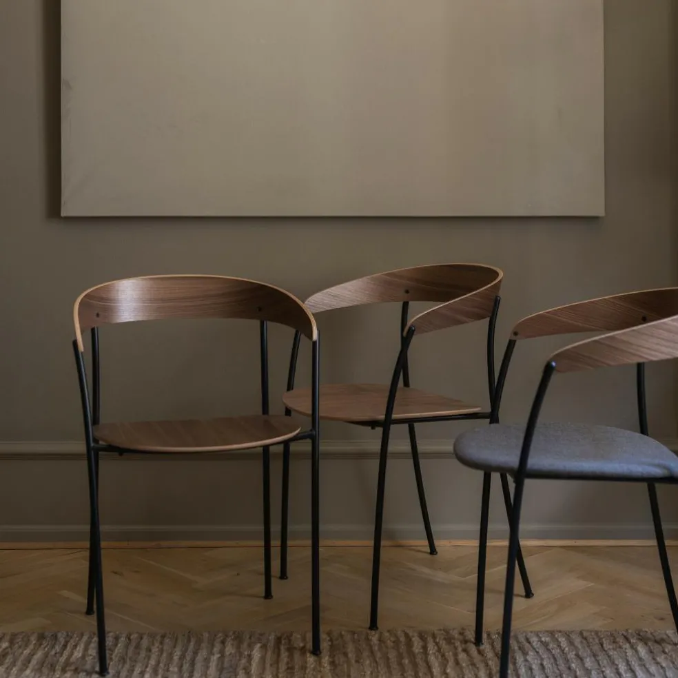 Missing Armlehnstuhl