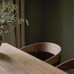 Missing Armlehnstuhl