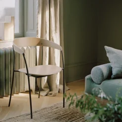 Missing Armlehnstuhl