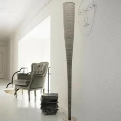 Mite LED Stehleuchte