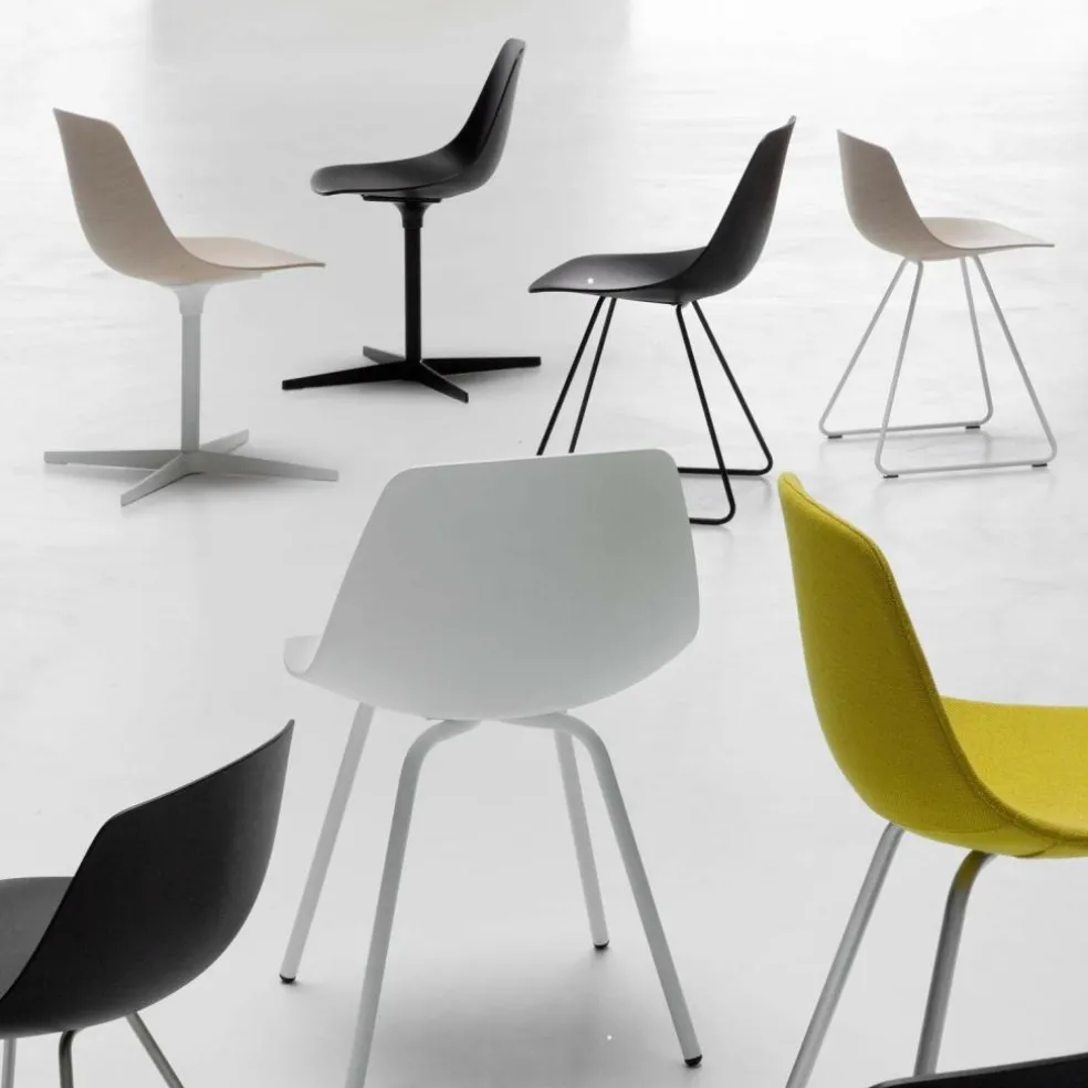 Miunn S162 Stuhl mit Sternfuß Schwarz