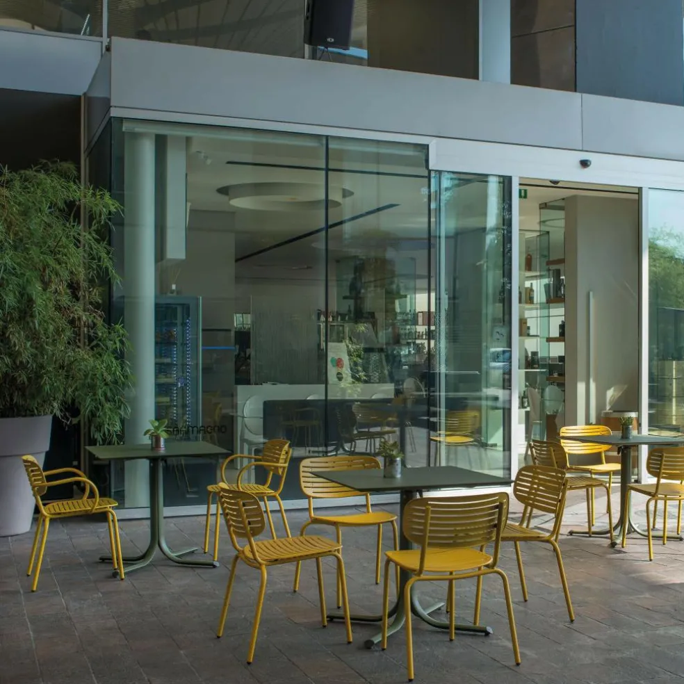 Mom Gartenarmlehnstuhl