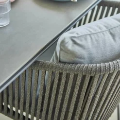 Moments Gartenarmlehnstuhl mit Kufen