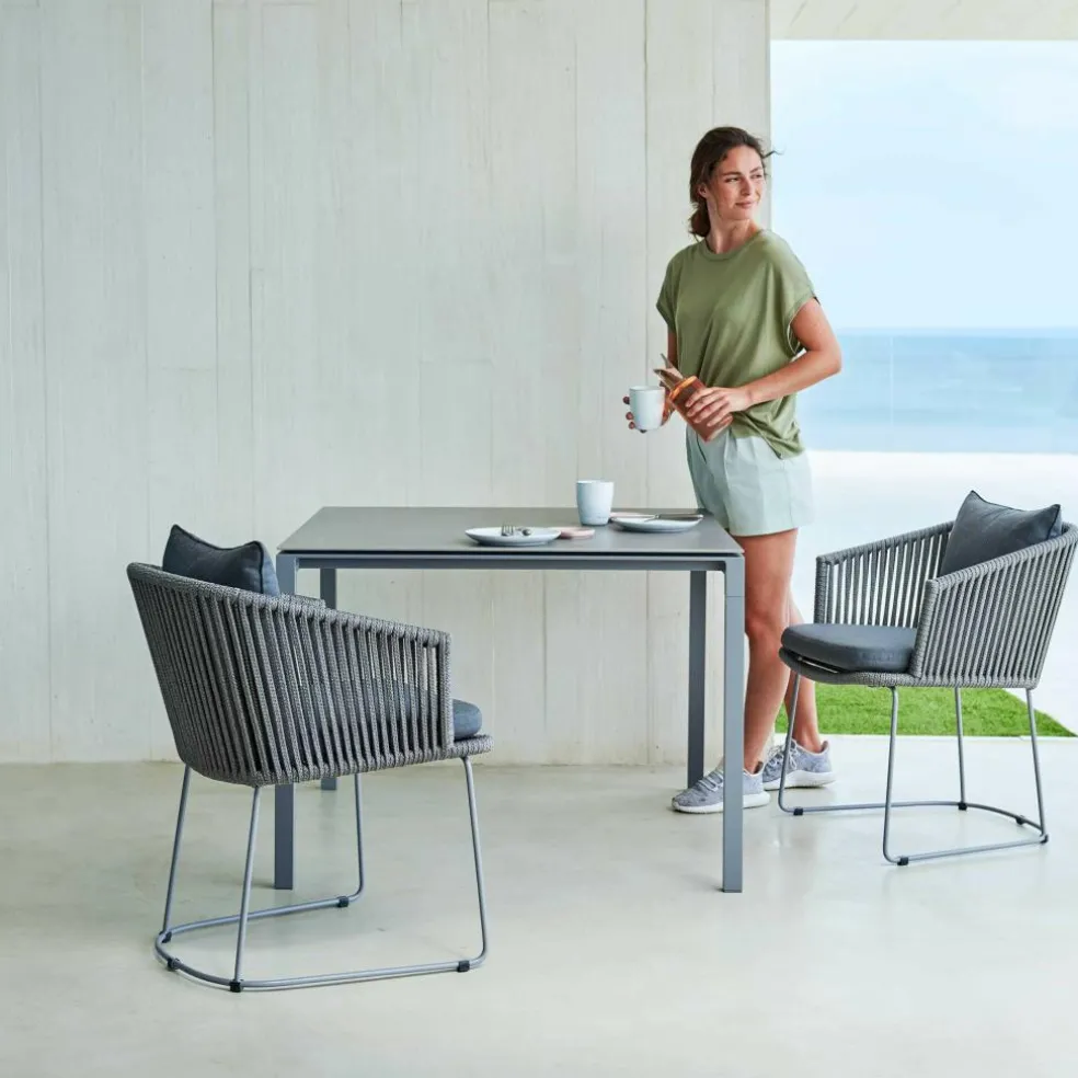 Moments Gartenarmlehnstuhl mit Kufen