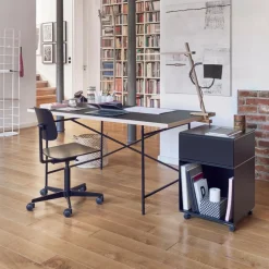 Mr. Square Drehstuhl mit Rollen