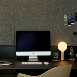 Oak Knuckle Tischleuchte