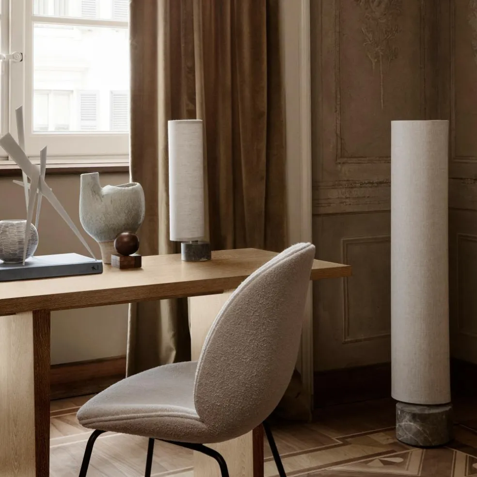 Private Schreibtisch