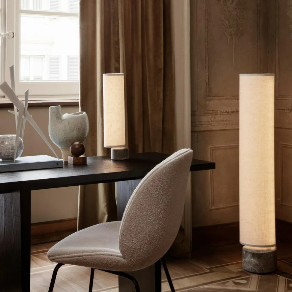 Private Schreibtisch