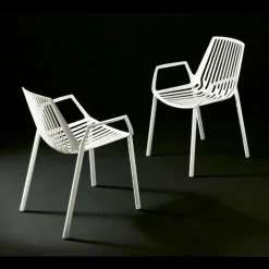 Rion Gartenarmlehnstuhl