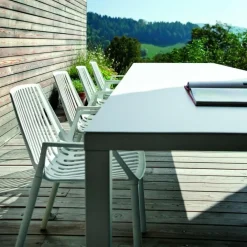 Rion Gartenarmlehnstuhl