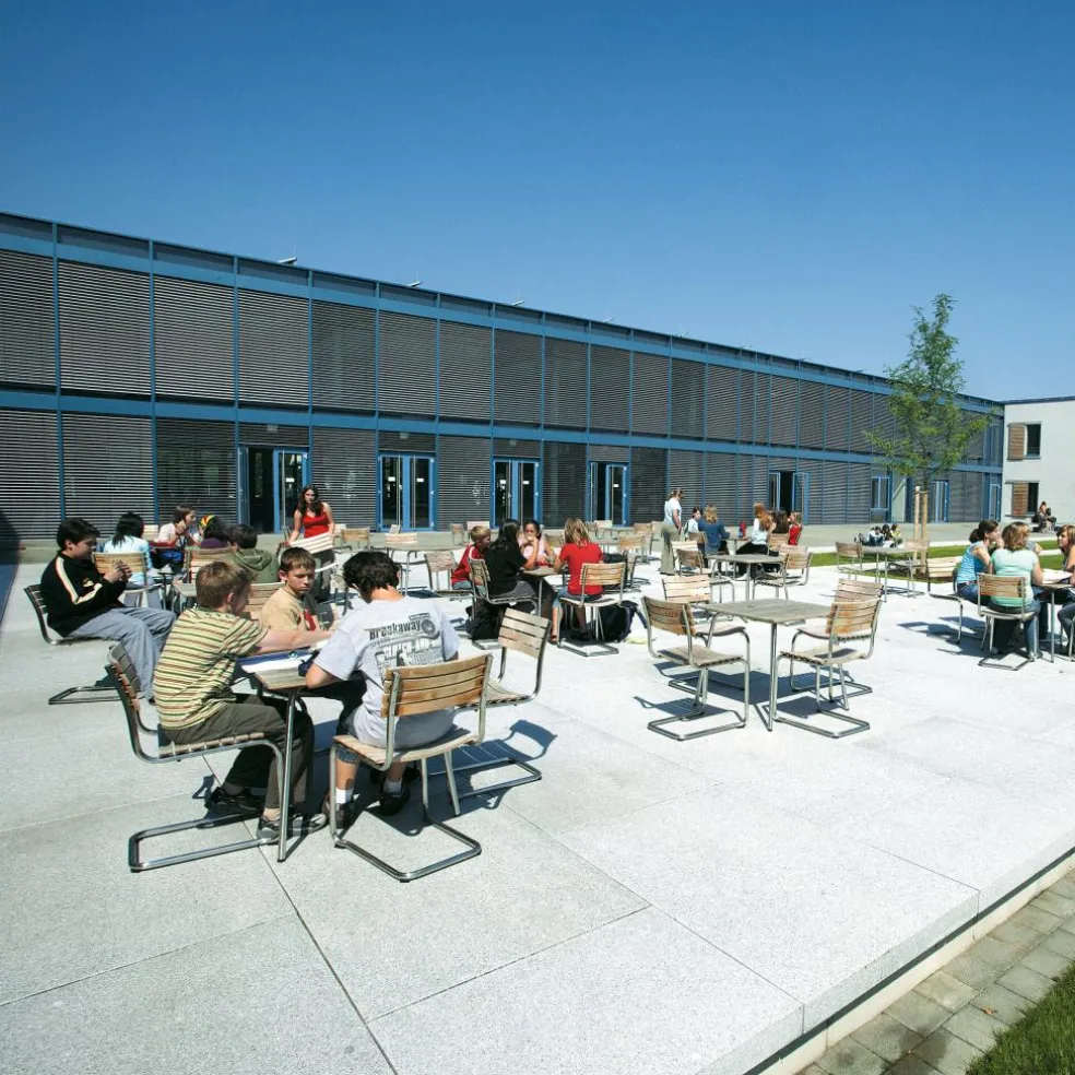 S 40 F Freischwinger Gartenarmlehnstuhl