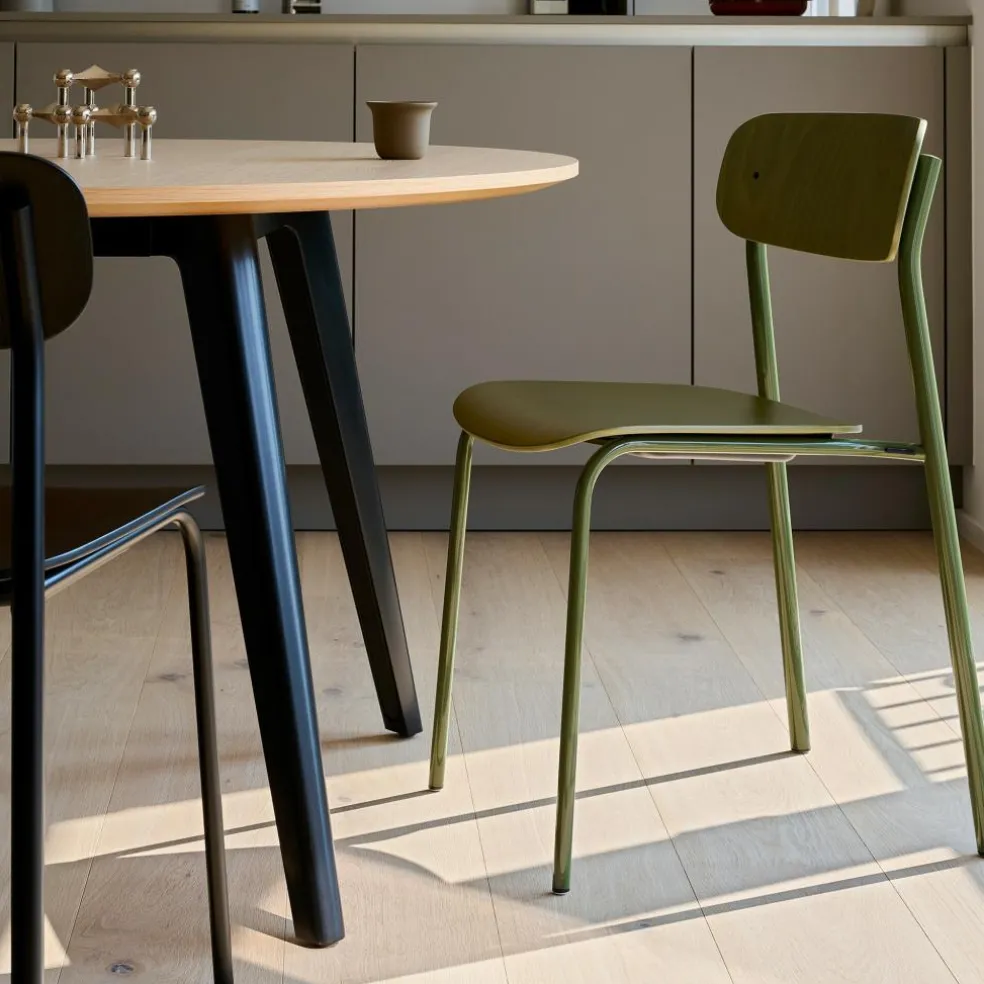 S 243 Stuhl Monochrom