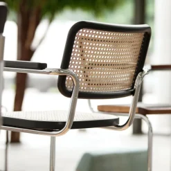 S 64 V Freischwinger Armlehnstuhl mit Rohrgeflecht