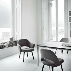 Saarinen Conference Armlehnstuhl Gestell Eiche