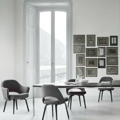 Saarinen Conference Armlehnstuhl Gestell walnuss