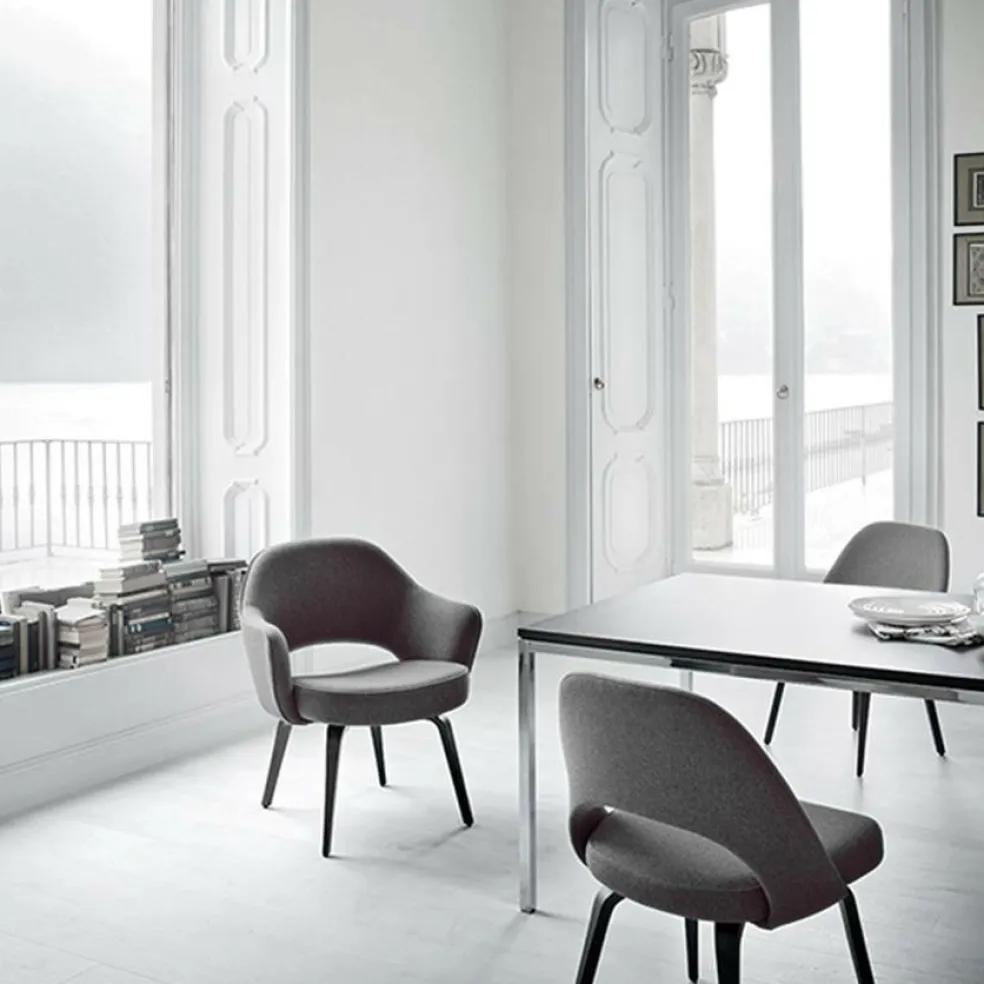 Saarinen Conference Armlehnstuhl Gestell walnuss