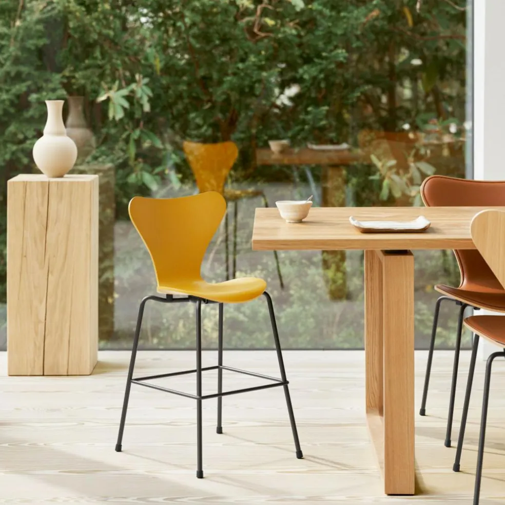 Serie 7™ Juniorstuhl Braun Bronze