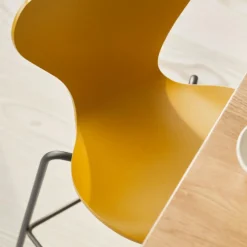 Serie 7™ Juniorstuhl Braun Bronze