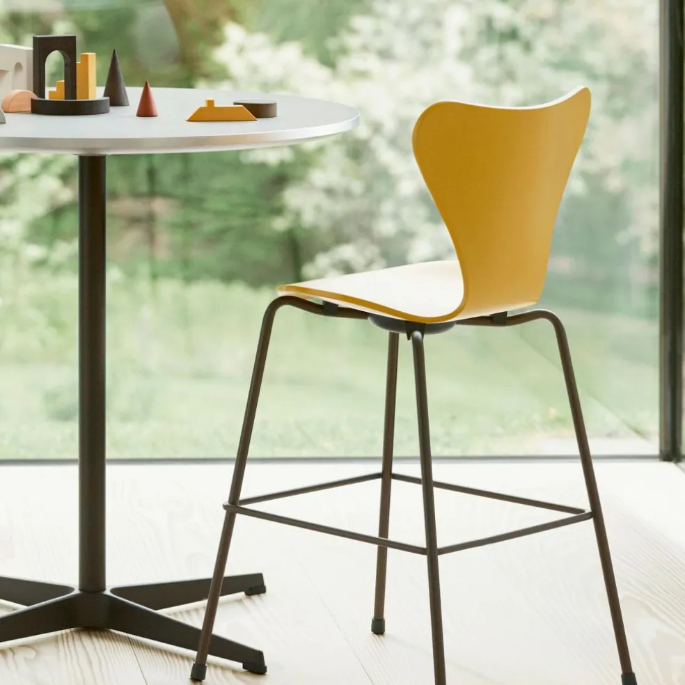 Serie 7™ Juniorstuhl Braun Bronze