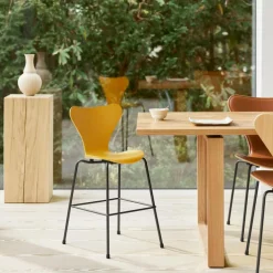 Serie 7™ Juniorstuhl Braun Bronze