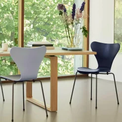 Serie 7™ Stuhl gefärbte Esche Gestell Warmes Graphit