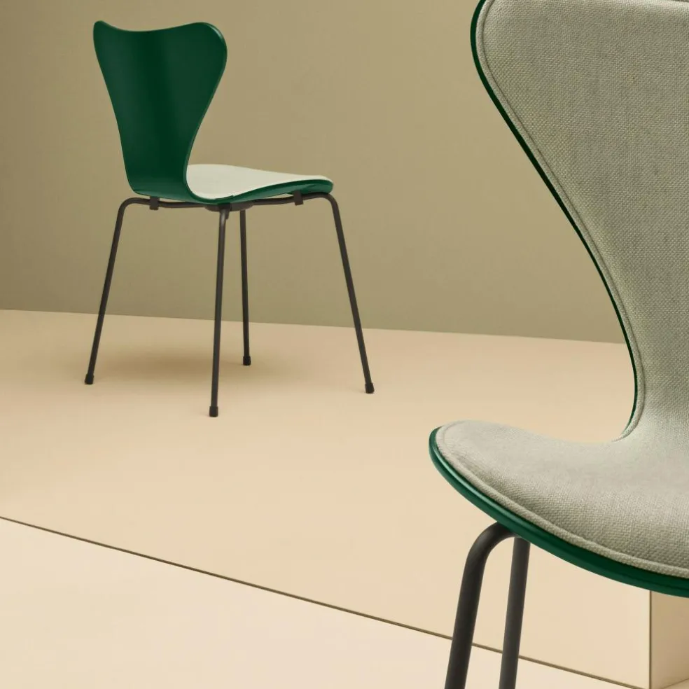 Serie 7™ Stuhl Vorne gepolstert Braun Bronze