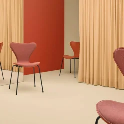 Serie 7™ Stuhl Vorne gepolstert Braun Bronze