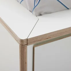 Spaze Einzelbett mit hohem Kopfteil 140x200cm