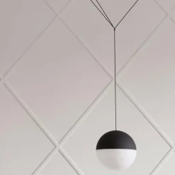 String Lights LED Pendelleuchte kugelförmig