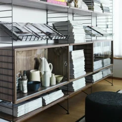 String System Vitrinenschrank mit Schiebtüren