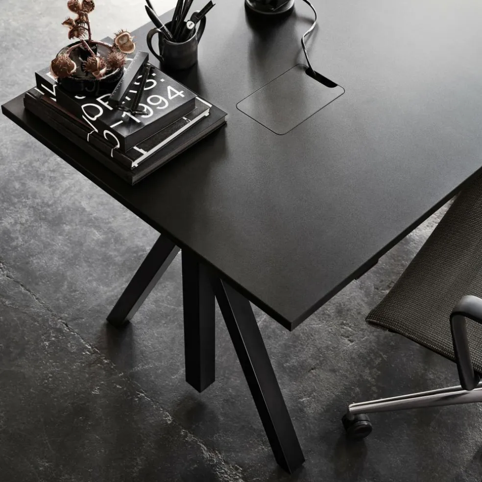 String Works Schreibtisch höhenverstellbar Gestell schwarz