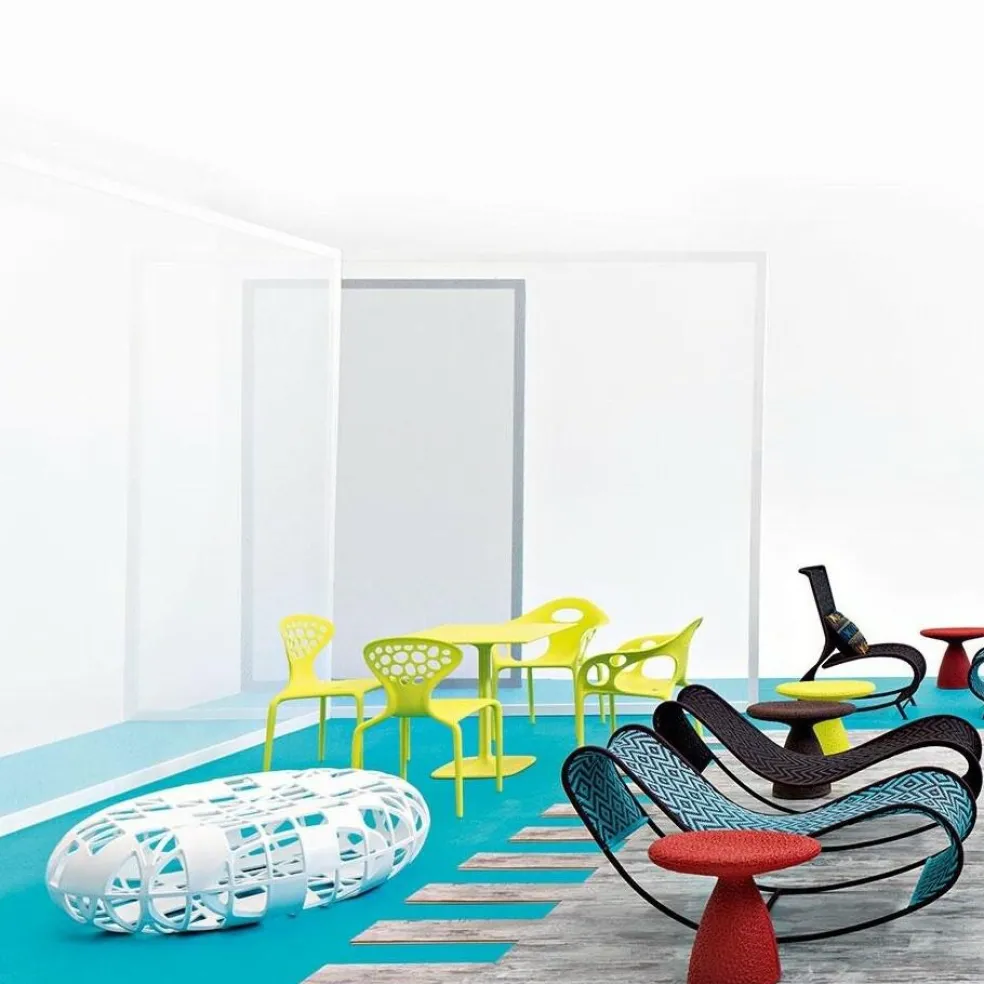 Supernatural Stuhl mit Löchern