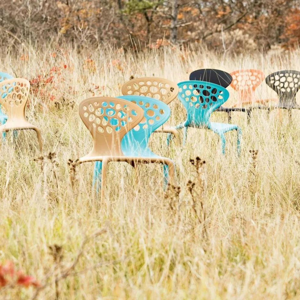 Supernatural Stuhl mit Löchern