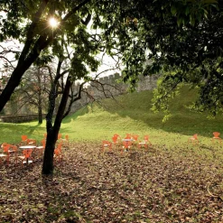 Supernatural Stuhl mit Löchern