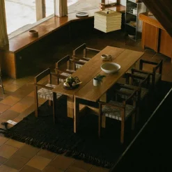 Symmetry Armlehnstuhl